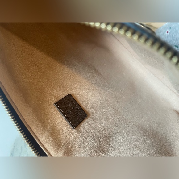 GUCCI GG Pouch - Picture 7 of 10